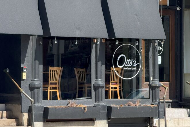 Otto's Food and Drink Entrance